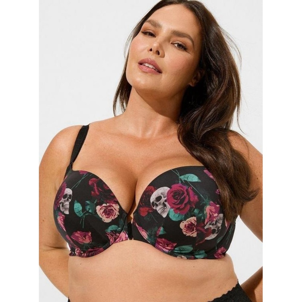 Torrid Perfect T-Shirt Push Up‎ Front Close Bra Size 44B Black Roses Skulls NEW